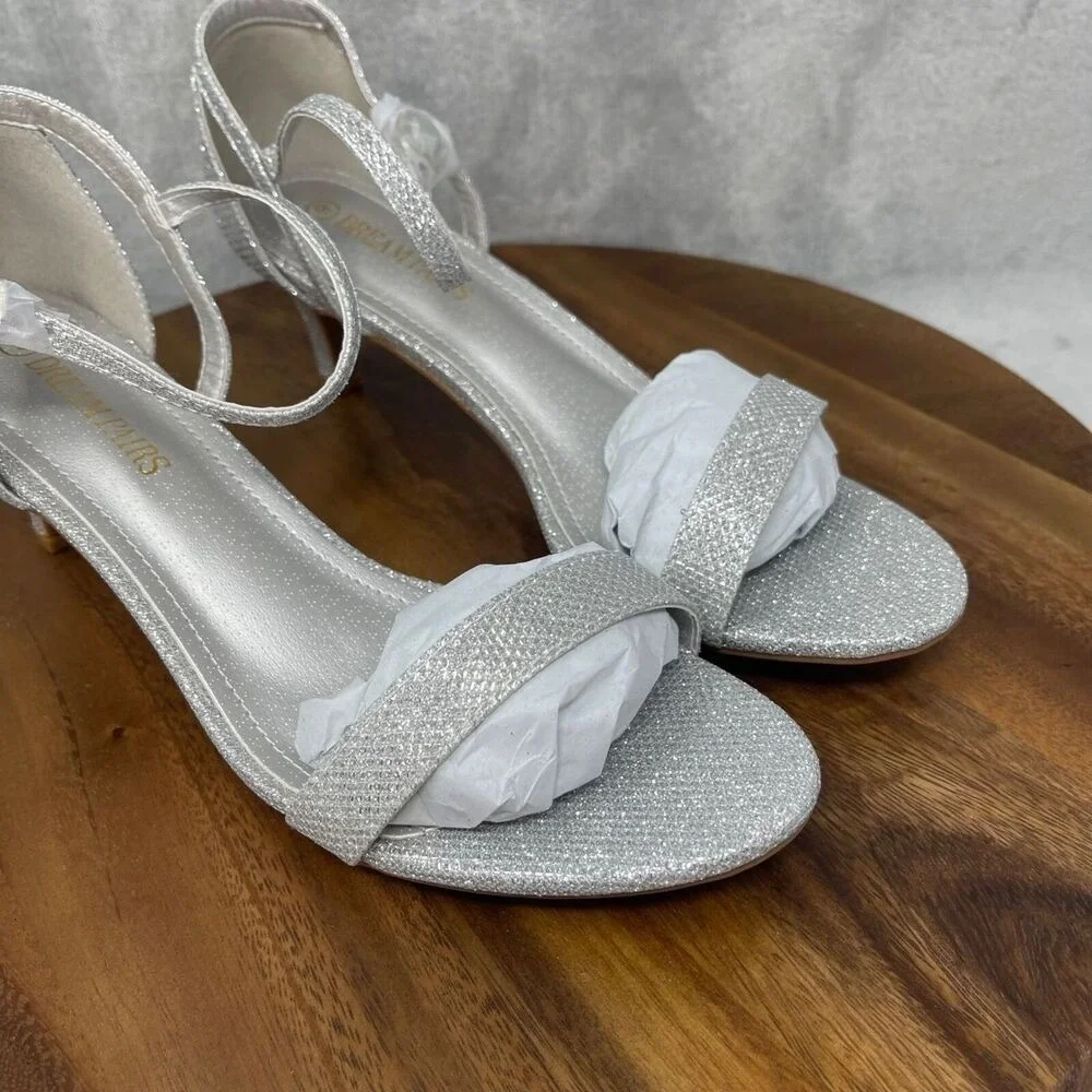 Dream Pairs never worn